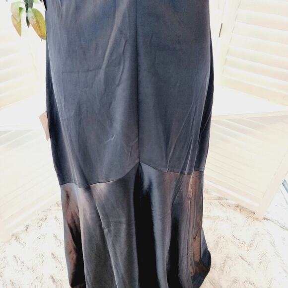LULU'S NEW BLACK SILK LIKE DRESS (POLYESTER) V NECK SIZE MED - Picture 10 of 13